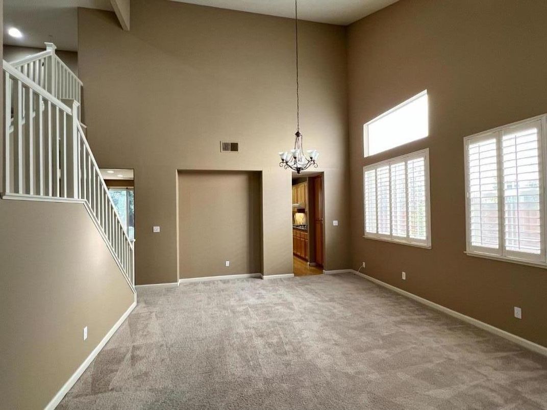 Chandelier, Empty room, Interior, Recessed Lighting