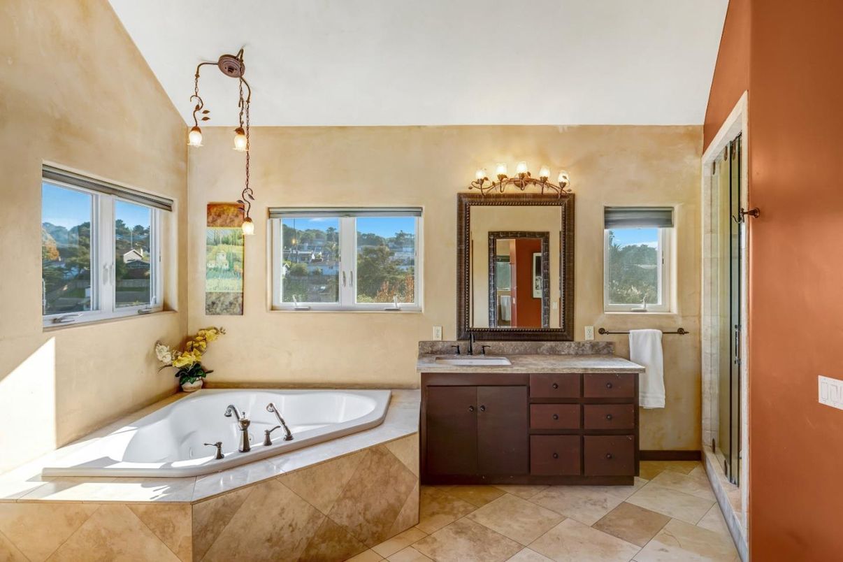 Bathroom, Interior, Pendant Lights