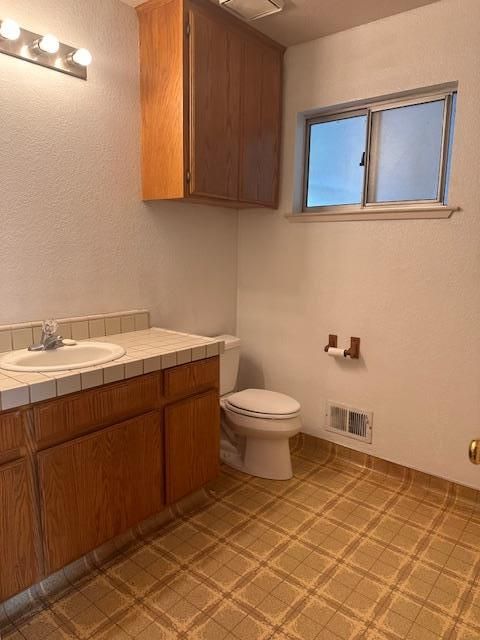 Bathroom, Interior, Tile Countertops