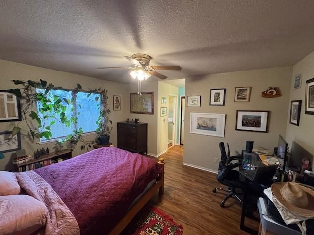 Bedroom, Home Office, Interior, Wood Texture Flooring