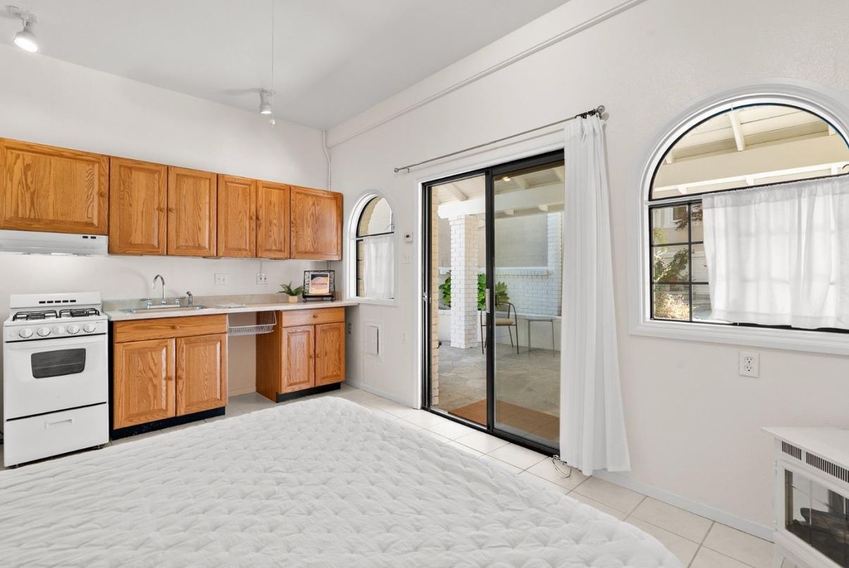 Interior, Kitchen, Pendant Lights, Stainless Steel Appliances