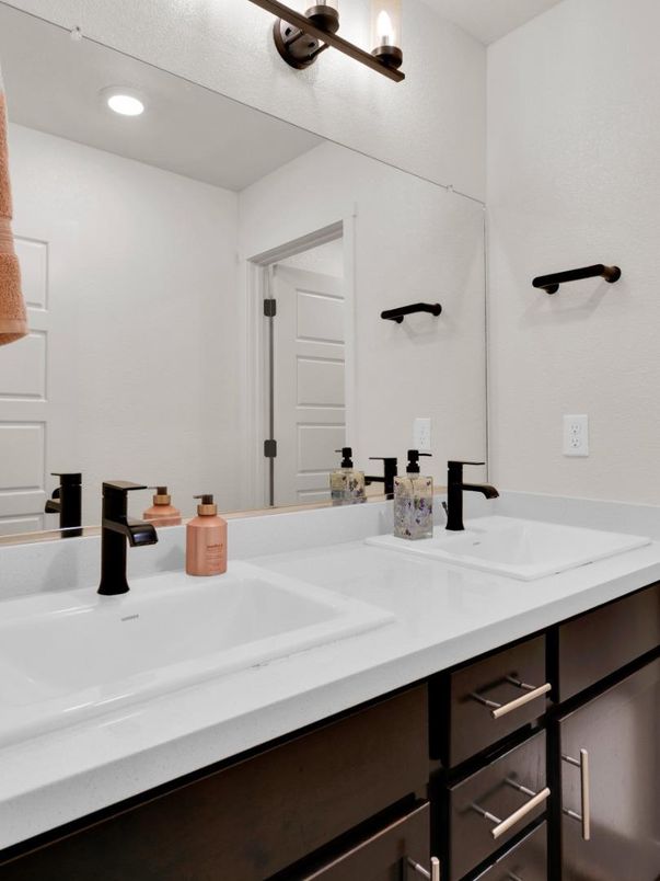 Bathroom, Dual Sink Vanities, Interior, Recessed Lighting