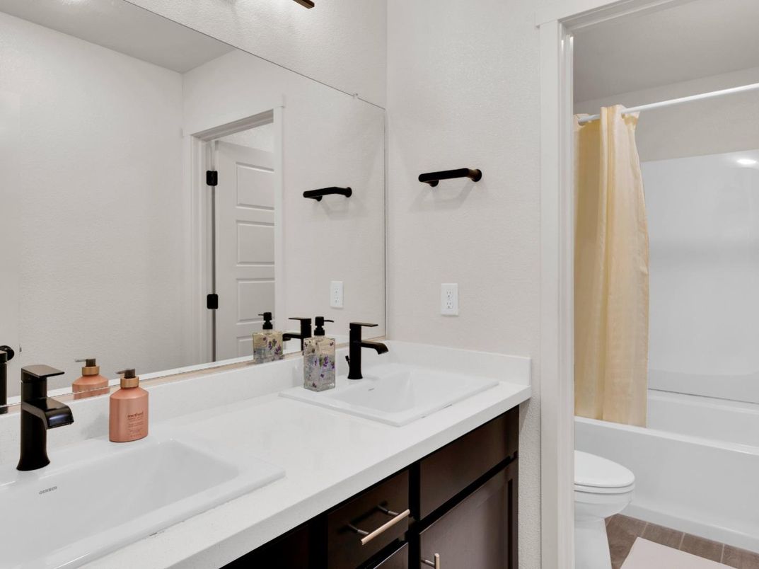 Bathroom, Dual Sink Vanities, Interior