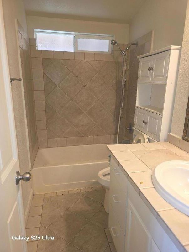 Bathroom, Interior, Tile Countertops
