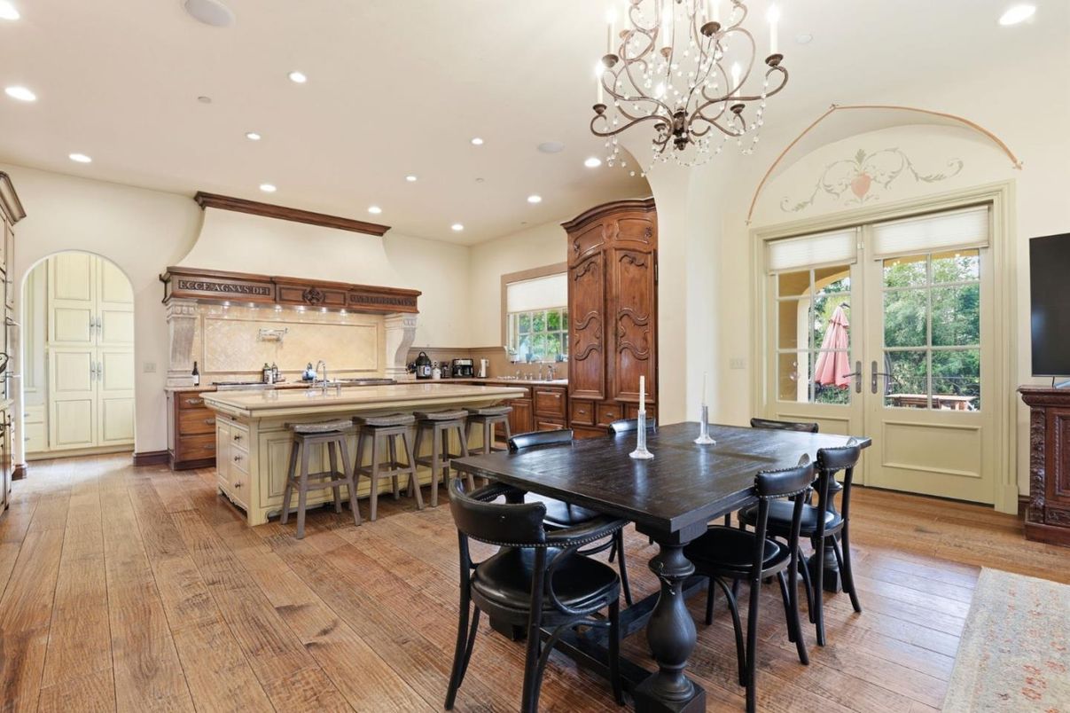 Chandelier, Dining room, Interior, Kitchen, Recessed Lighting, Wood Texture Flooring