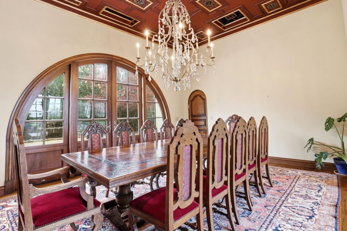 Chandelier, Dining room, Interior