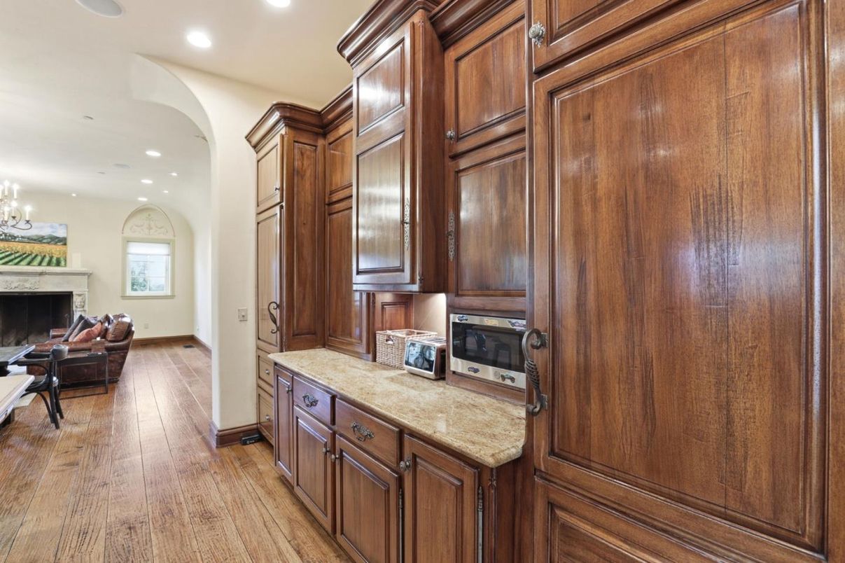 Chandelier, Fireplace, Interior, Kitchen, Recessed Lighting, Wood Texture Flooring