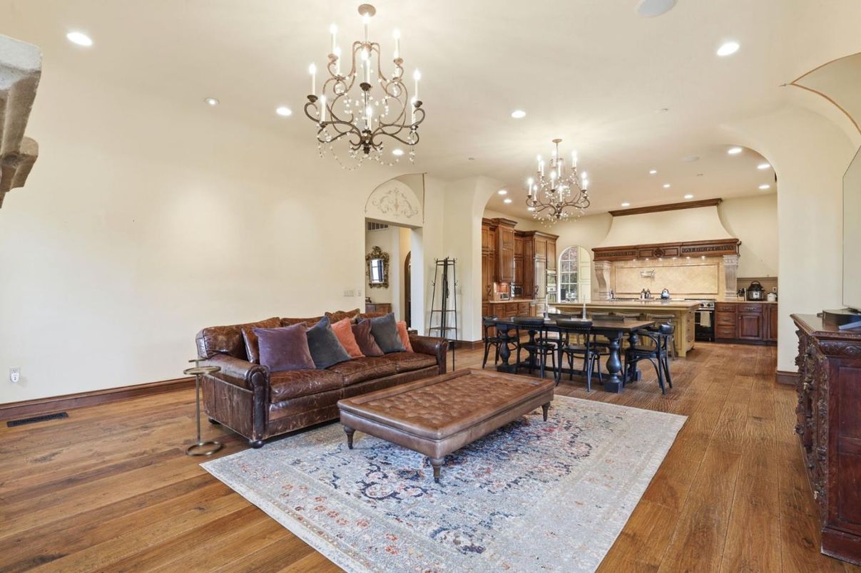 Chandelier, Dining room, Interior, Kitchen, Living room, Recessed Lighting, Wood Texture Flooring