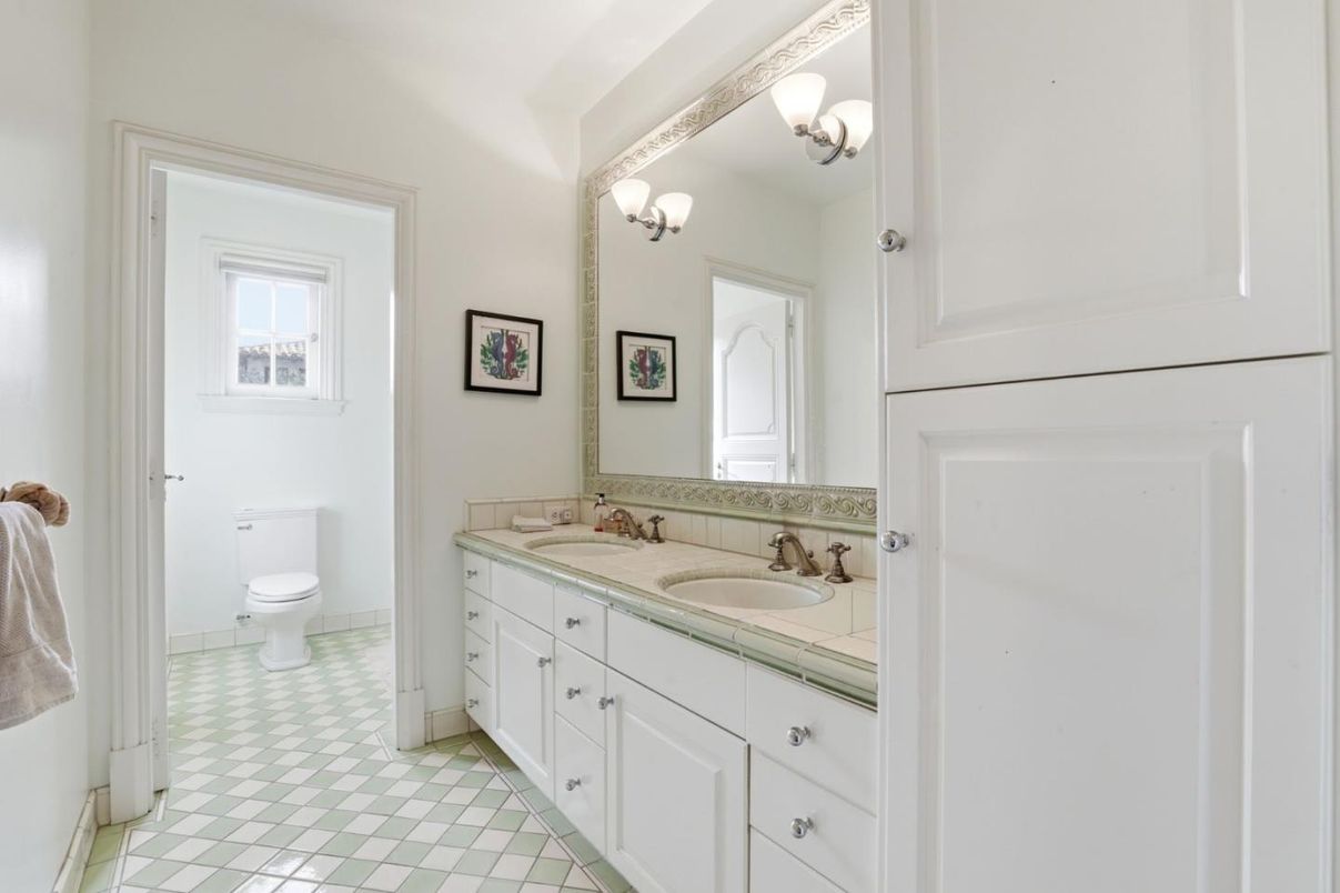 Bathroom, Interior, Tile Countertops