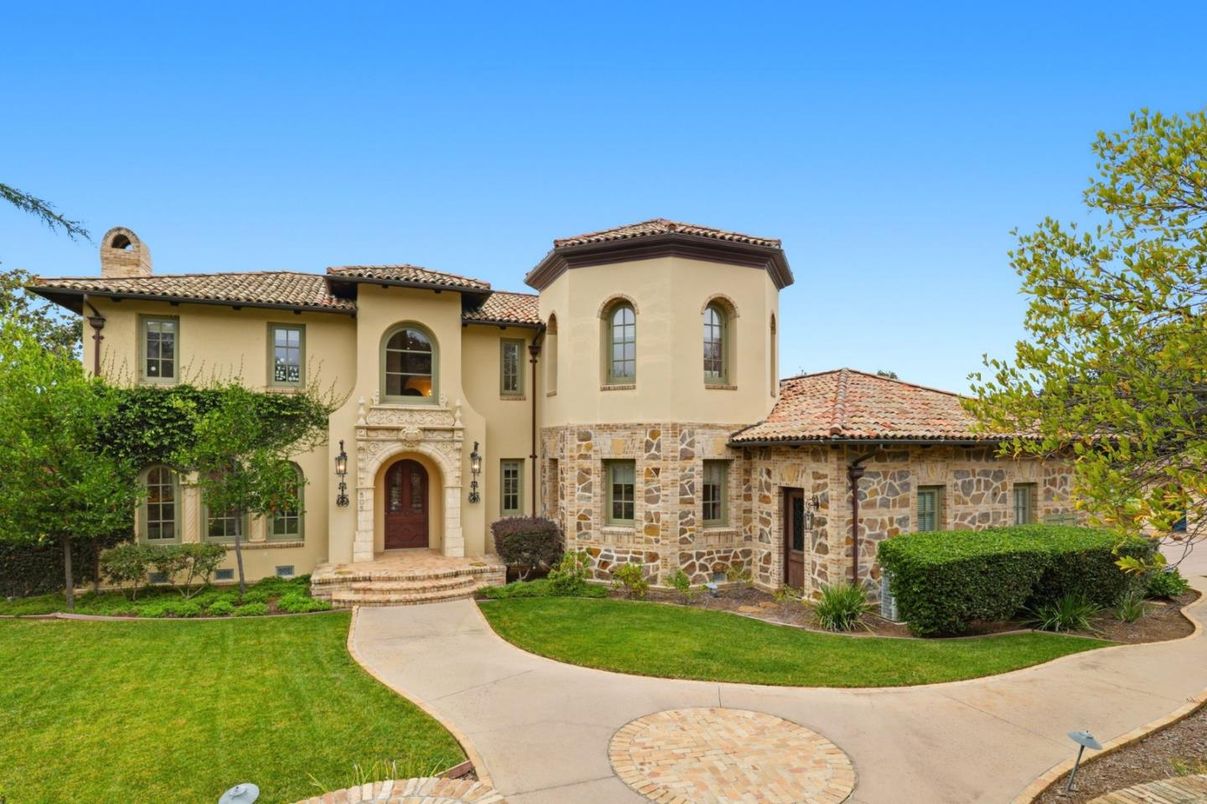 Backyard, Exterior, Facade, Mediterranean