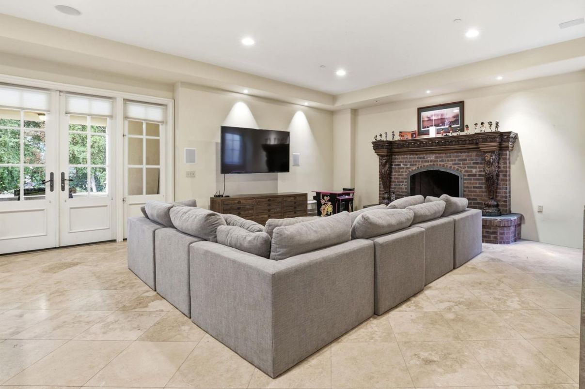 Fireplace, Interior, Living room, Recessed Lighting