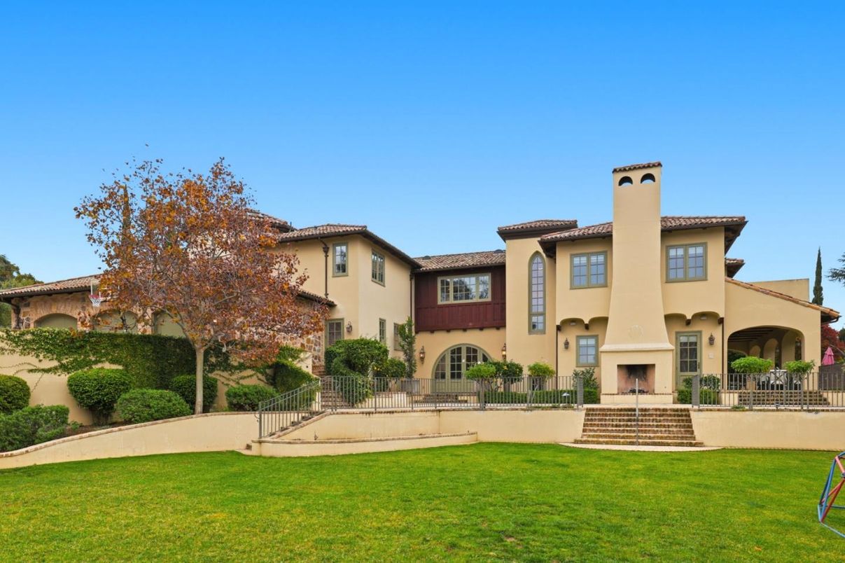 Backyard, Exterior, Facade, Mediterranean