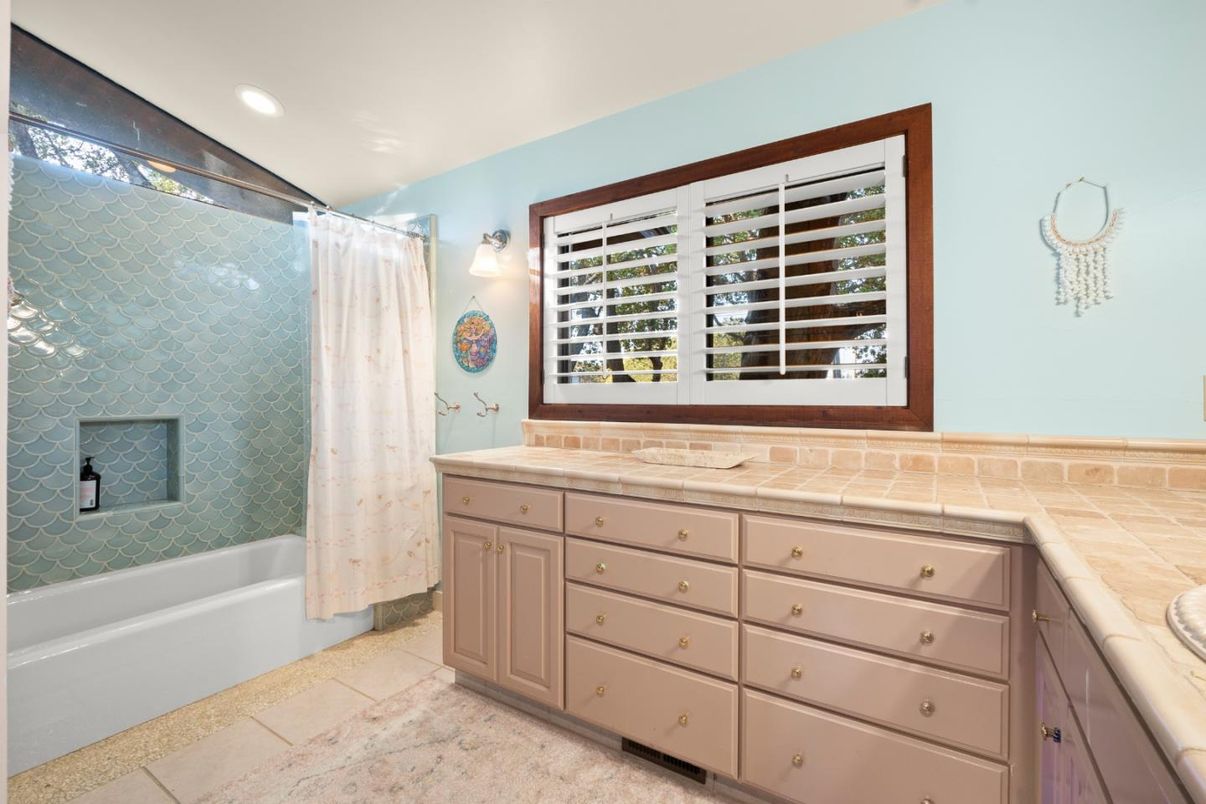 Bathroom, Interior, Recessed Lighting, Tile Countertops