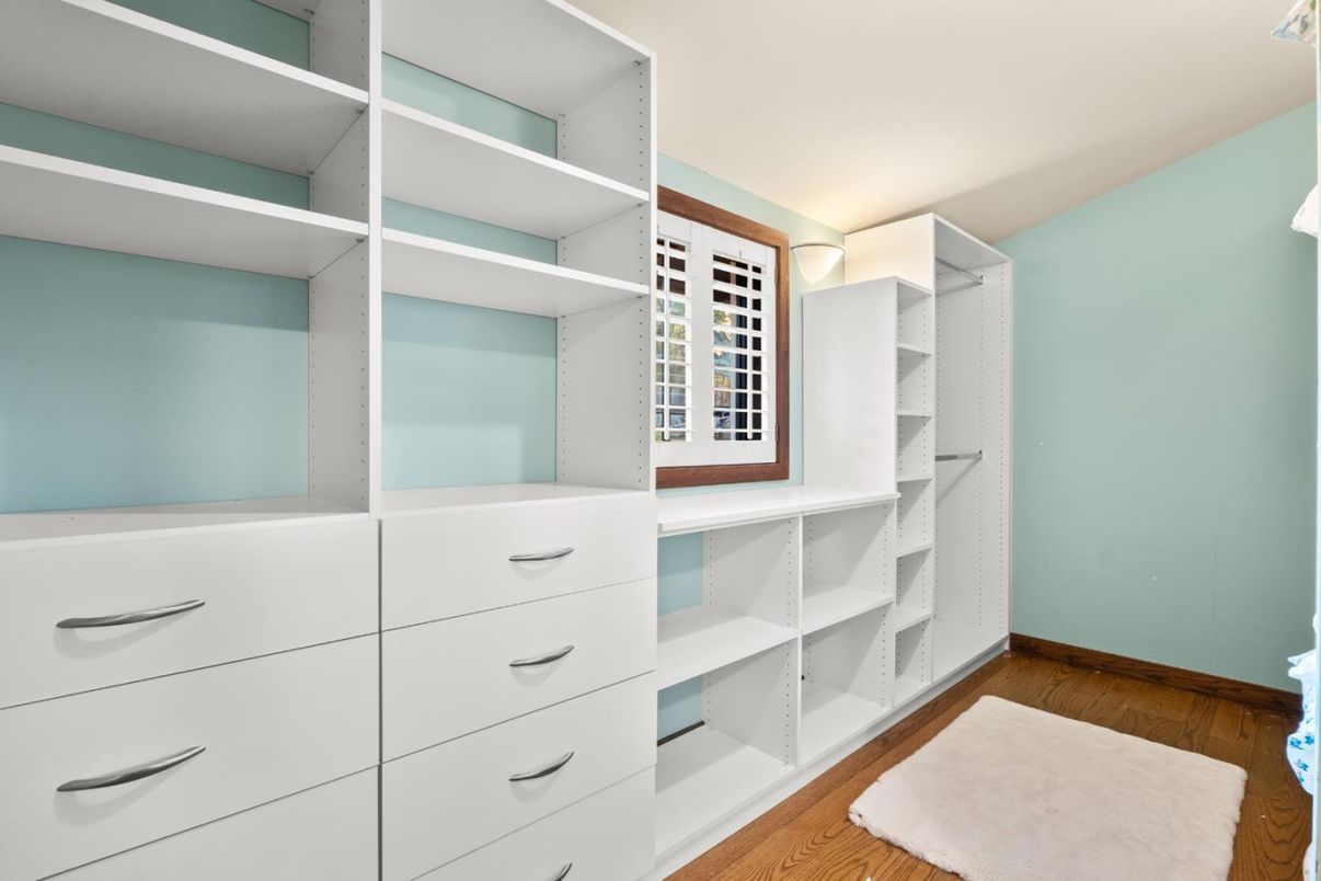 Interior, Walk-in Closets, Wood Texture Flooring