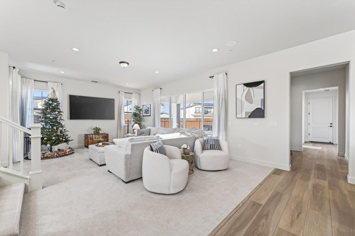 Interior, Living room, Recessed Lighting, Wood Texture Flooring