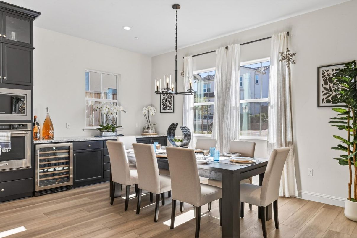 Chandelier, Dining room, Interior, Pendant Lights, Recessed Lighting, Wood Texture Flooring
