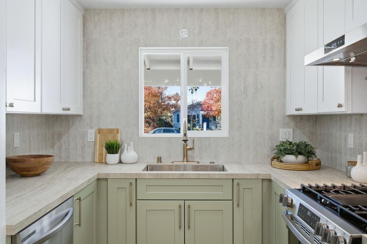 Interior, Kitchen, Stainless Steel Appliances