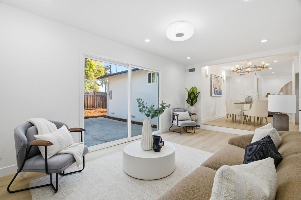 Dining room, Interior, Living room, Recessed Lighting, Wood Texture Flooring