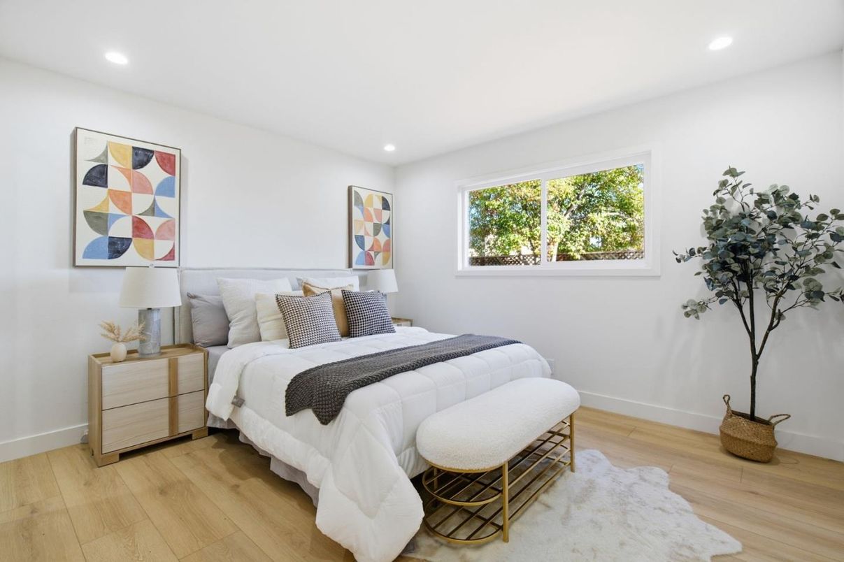 Bedroom, Interior, Recessed Lighting, Wood Texture Flooring