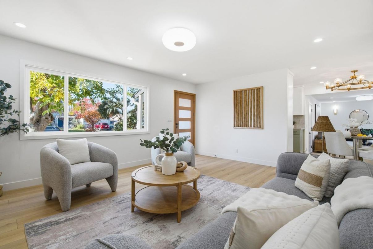 Dining room, Interior, Living room, Recessed Lighting, Wood Texture Flooring