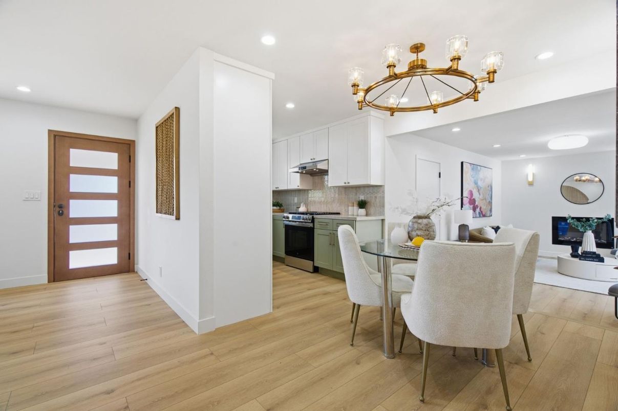 Chandelier, Dining room, Interior, Kitchen, Recessed Lighting, Wood Texture Flooring