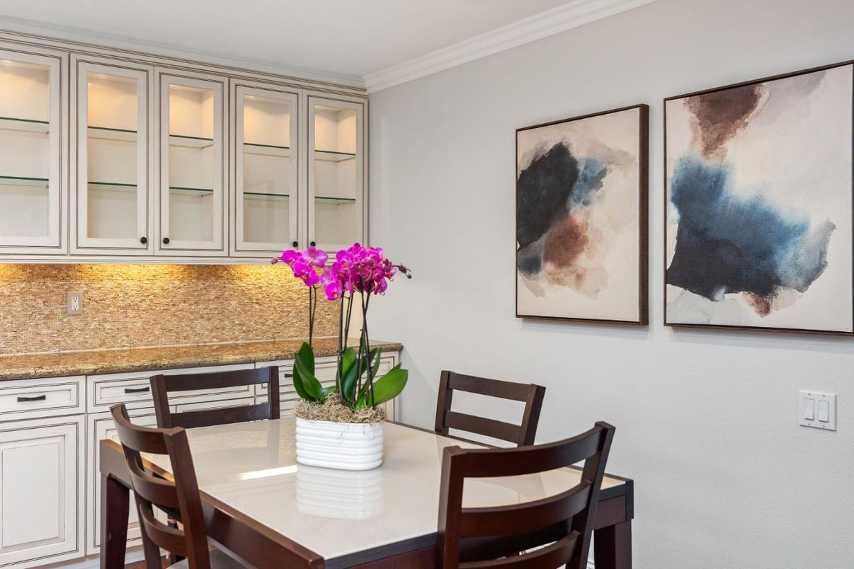 Dining room, Interior