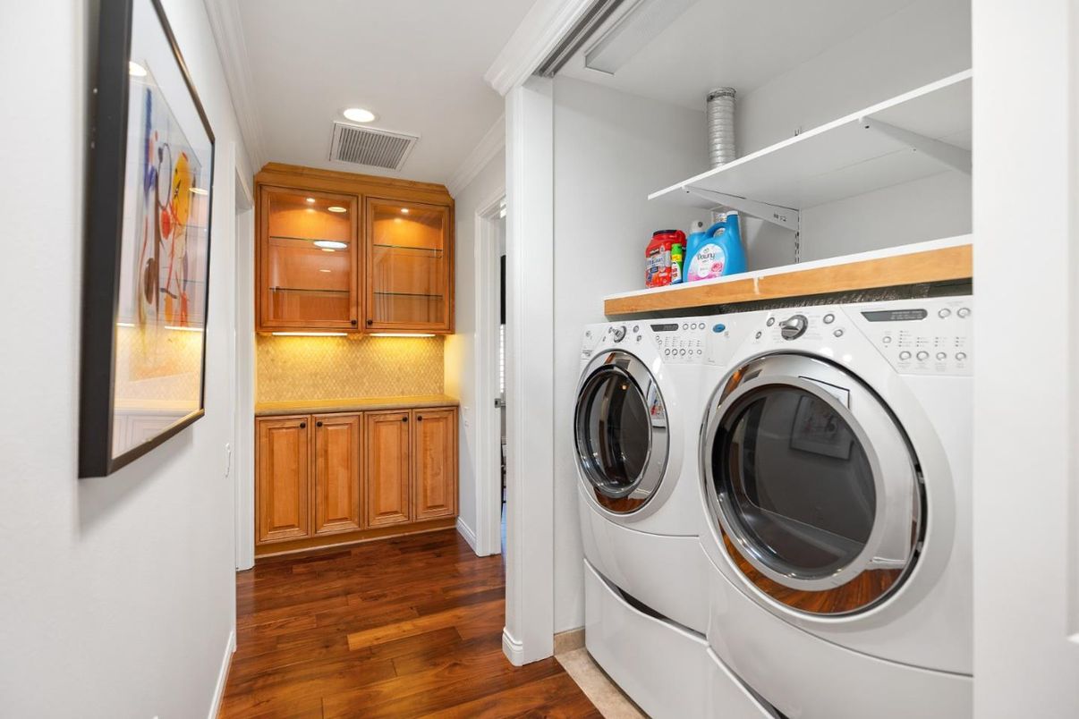 Interior, Recessed Lighting, Utility Closets, Washer, Wood Texture Flooring