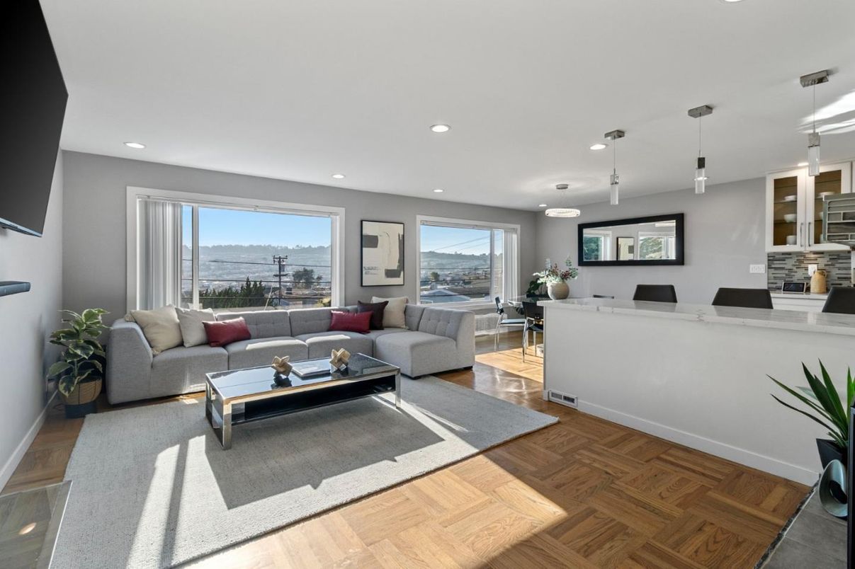 Interior, Living room, Pendant Lights, Recessed Lighting, Water, Wood Texture Flooring