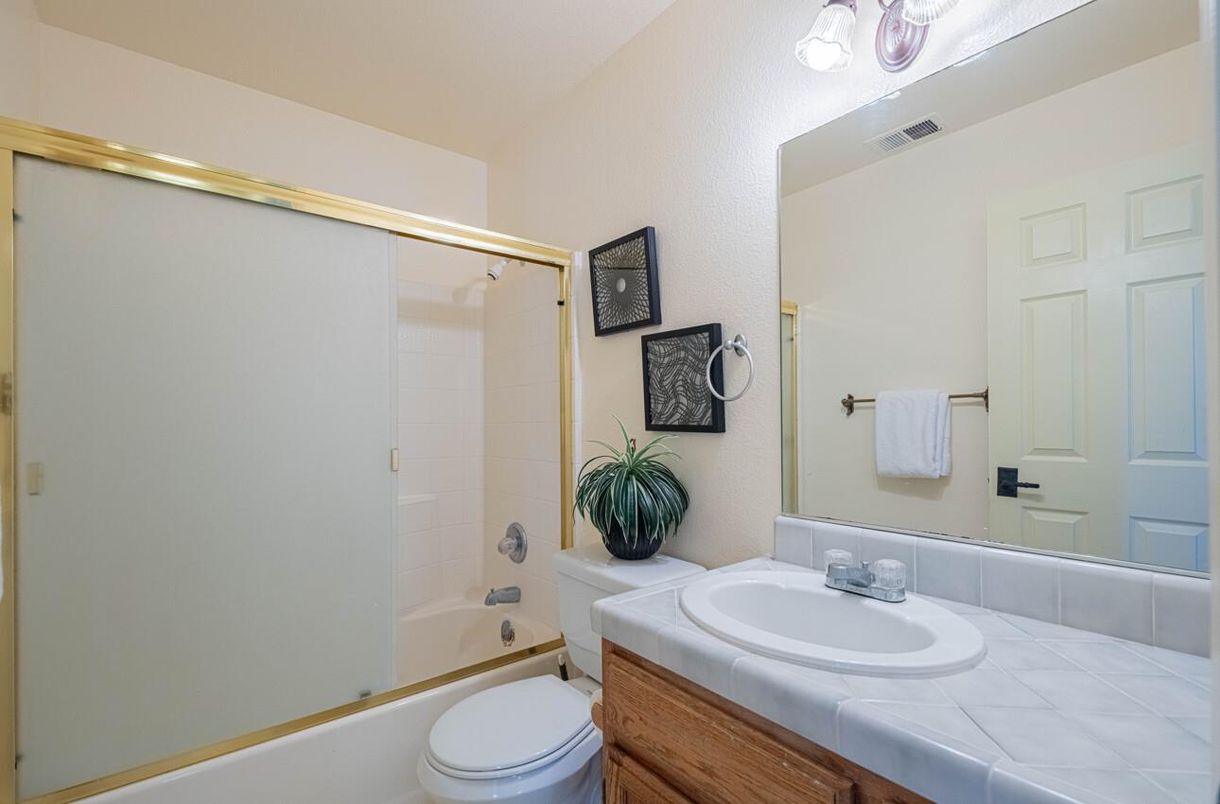 Bathroom, Interior, Tile Countertops