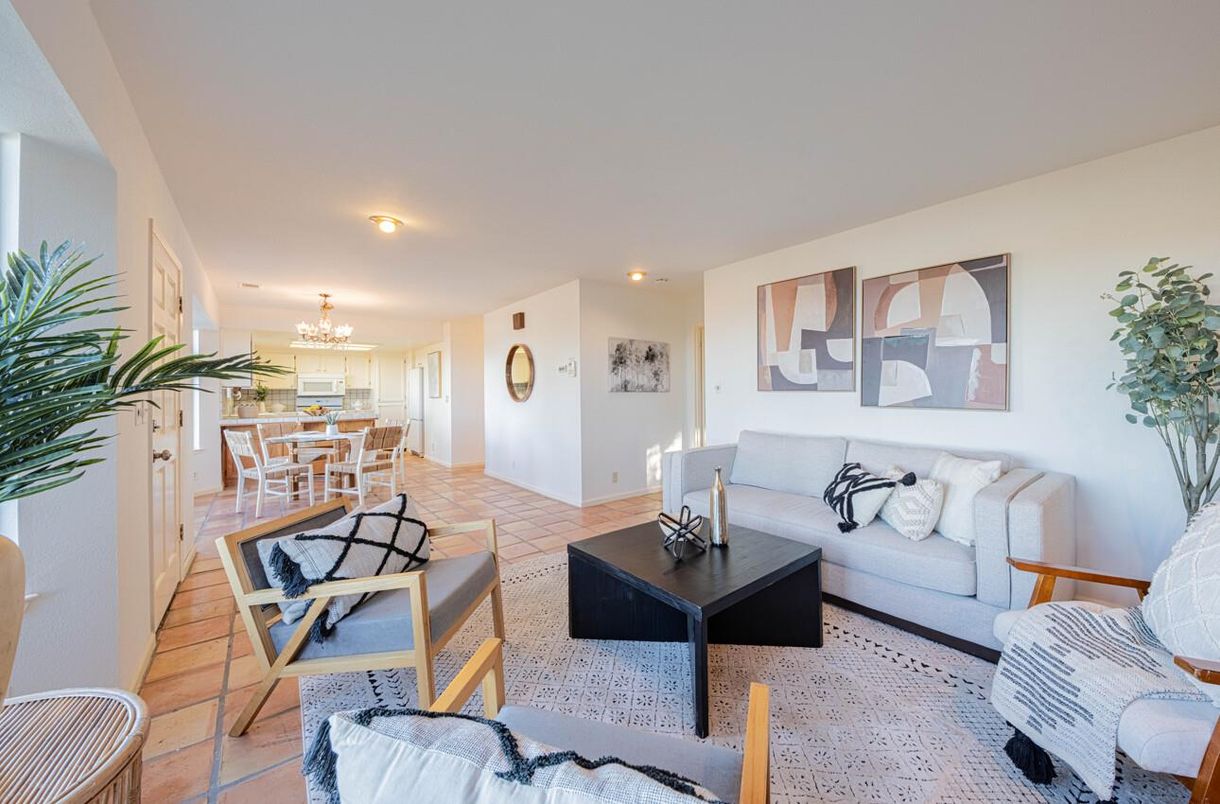 Chandelier, Dining room, Interior, Living room, Recessed Lighting