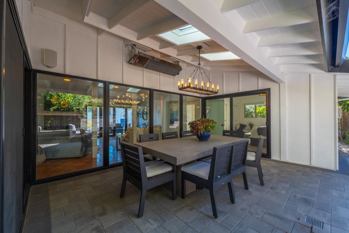 Chandelier, Dining room, Interior, Pendant Lights