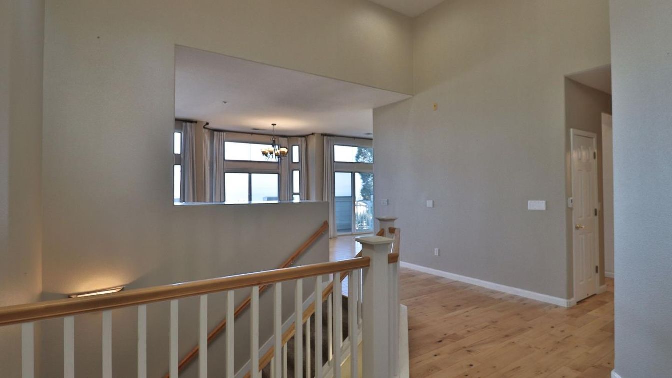 Interior, Pendant Lights, Wood Texture Flooring