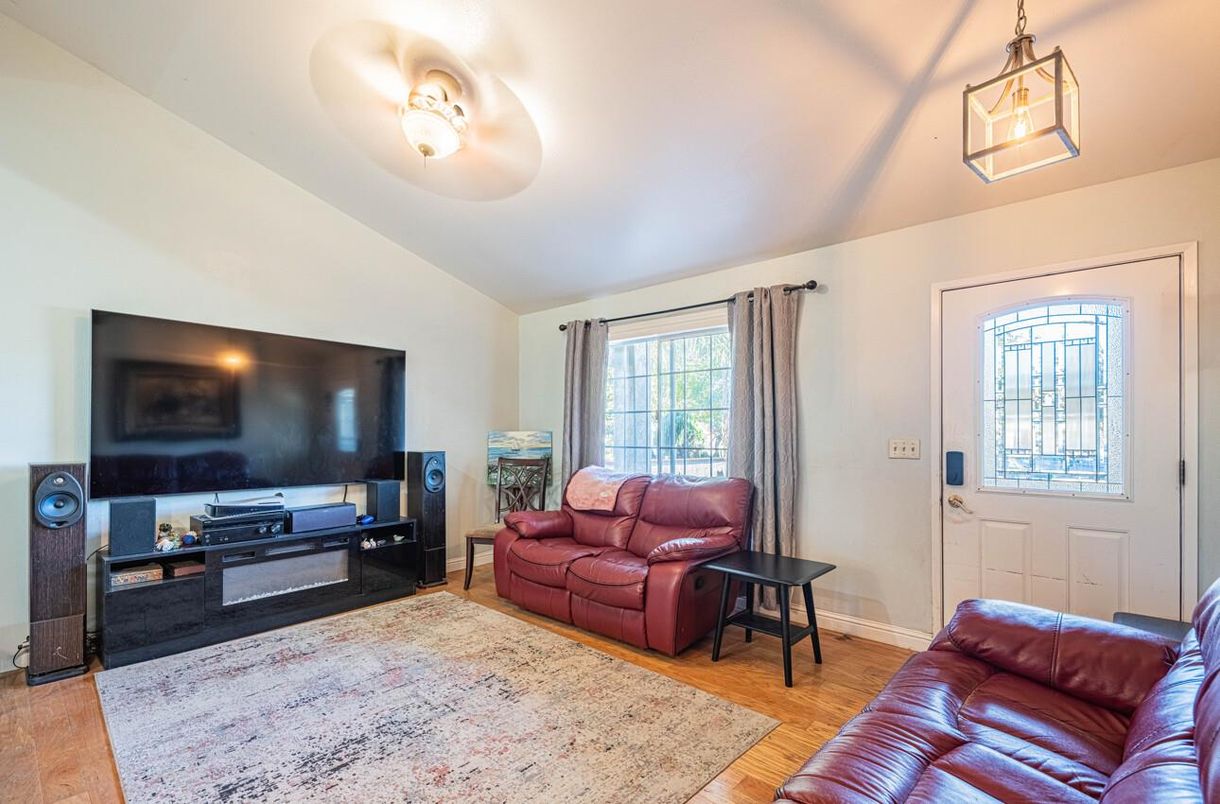 Interior, Living room, Pendant Lights, Wood Texture Flooring