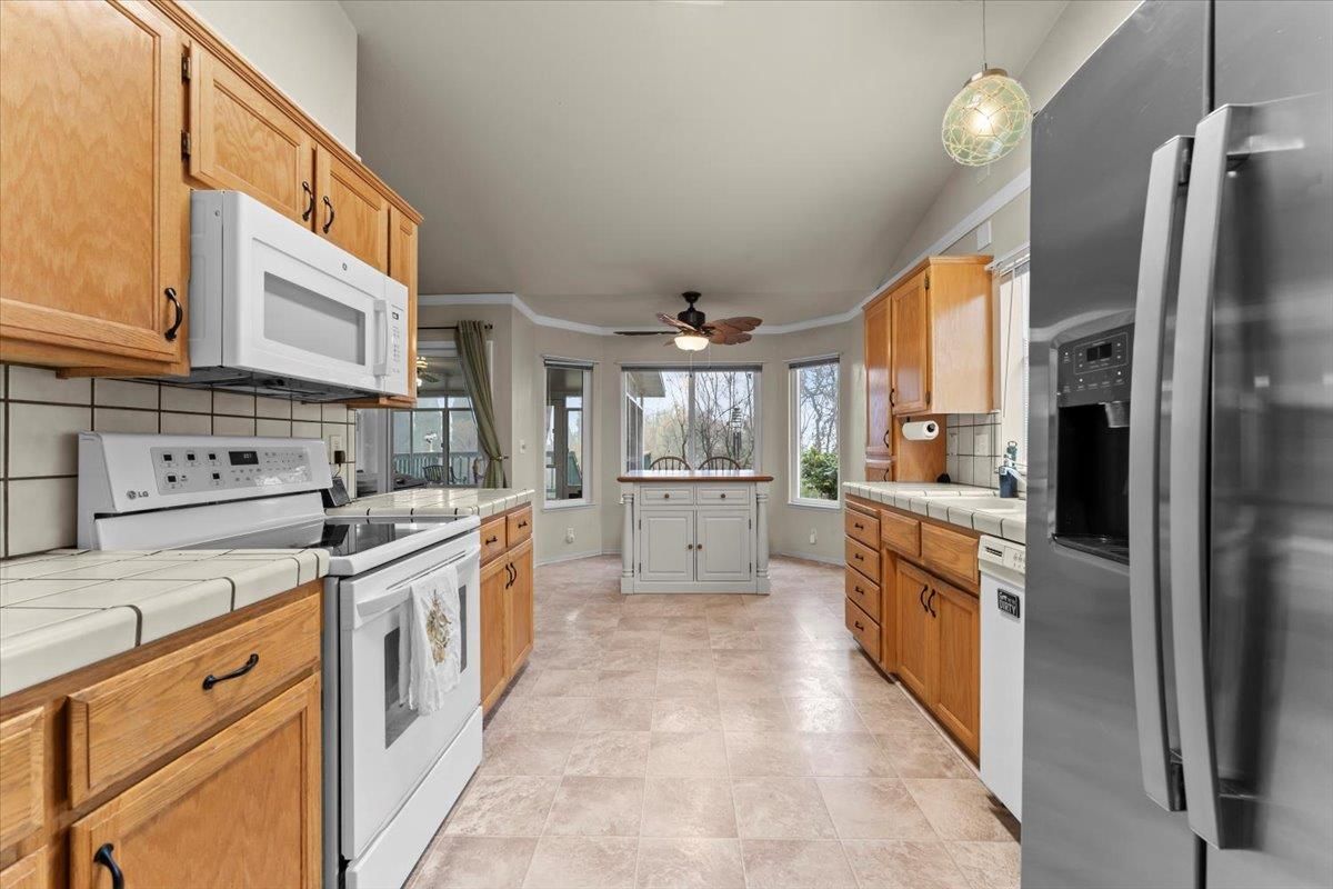 Interior, Kitchen, Pendant Lights, Tile Countertops