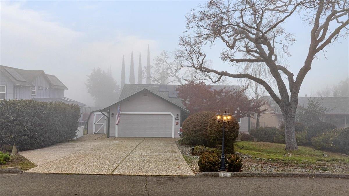 Attached, Exterior, Facade, Ranch