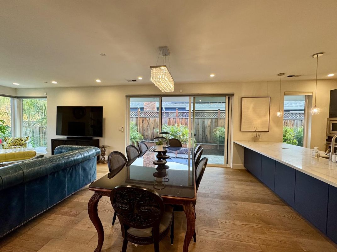 Dining room, Interior, Living room, Pendant Lights, Recessed Lighting, Wood Texture Flooring