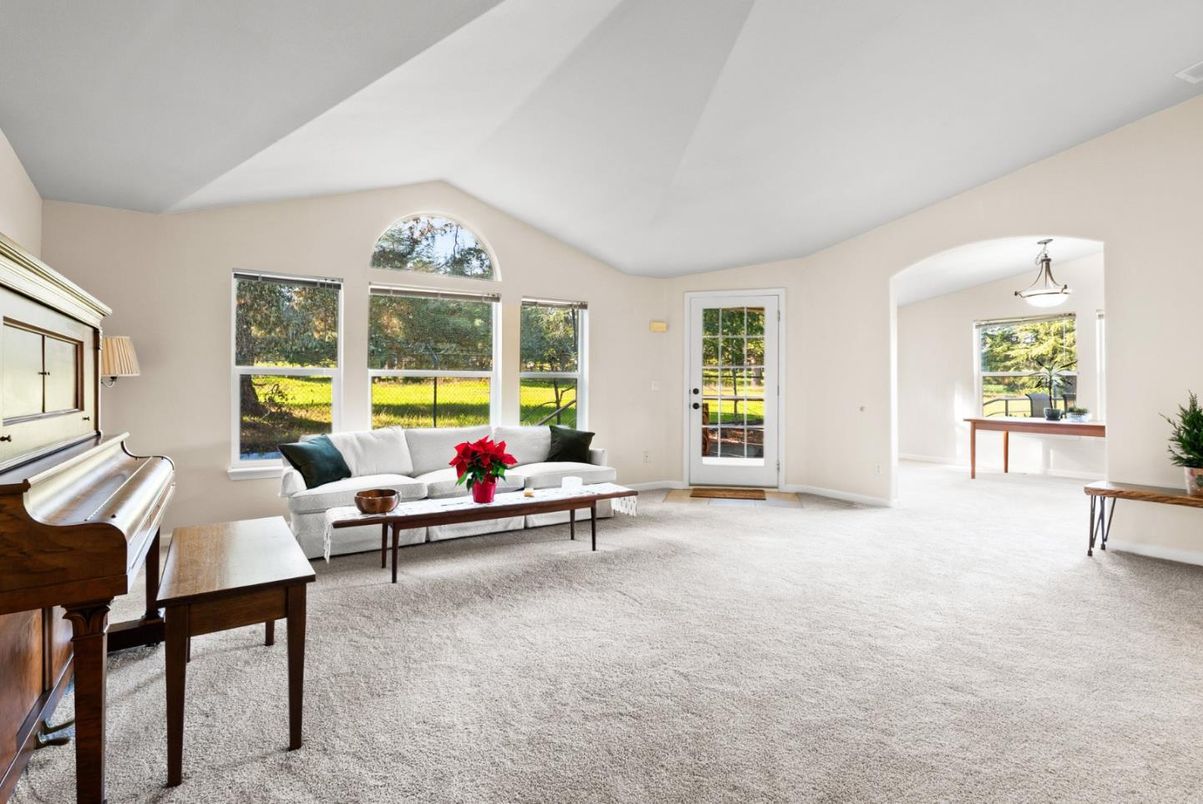 Interior, Living room, Piano