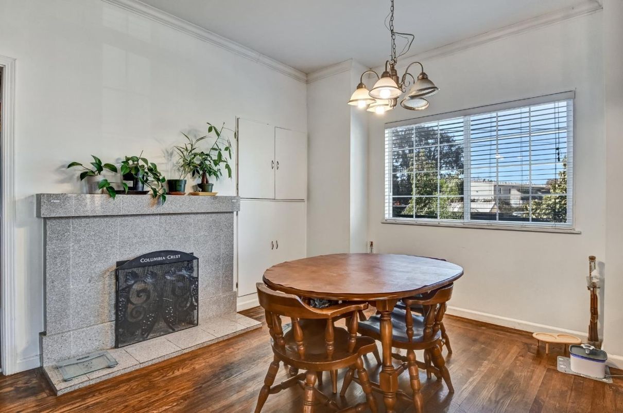 Chandelier, Dining room, Fireplace, Interior, Pendant Lights, Wood Texture Flooring