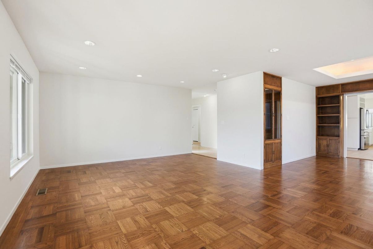 Empty room, Interior, Recessed Lighting, Wood Texture Flooring