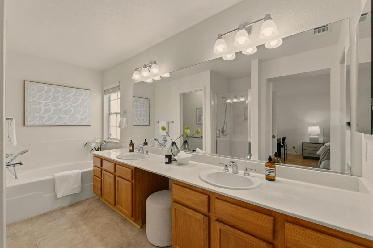 Bathroom, Dual Sink Vanities, Interior