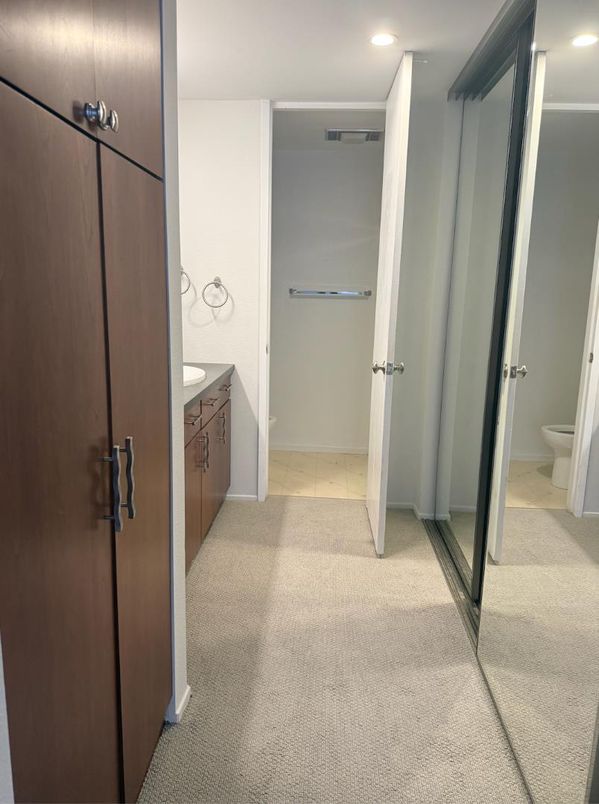 Bathroom, Interior, Recessed Lighting