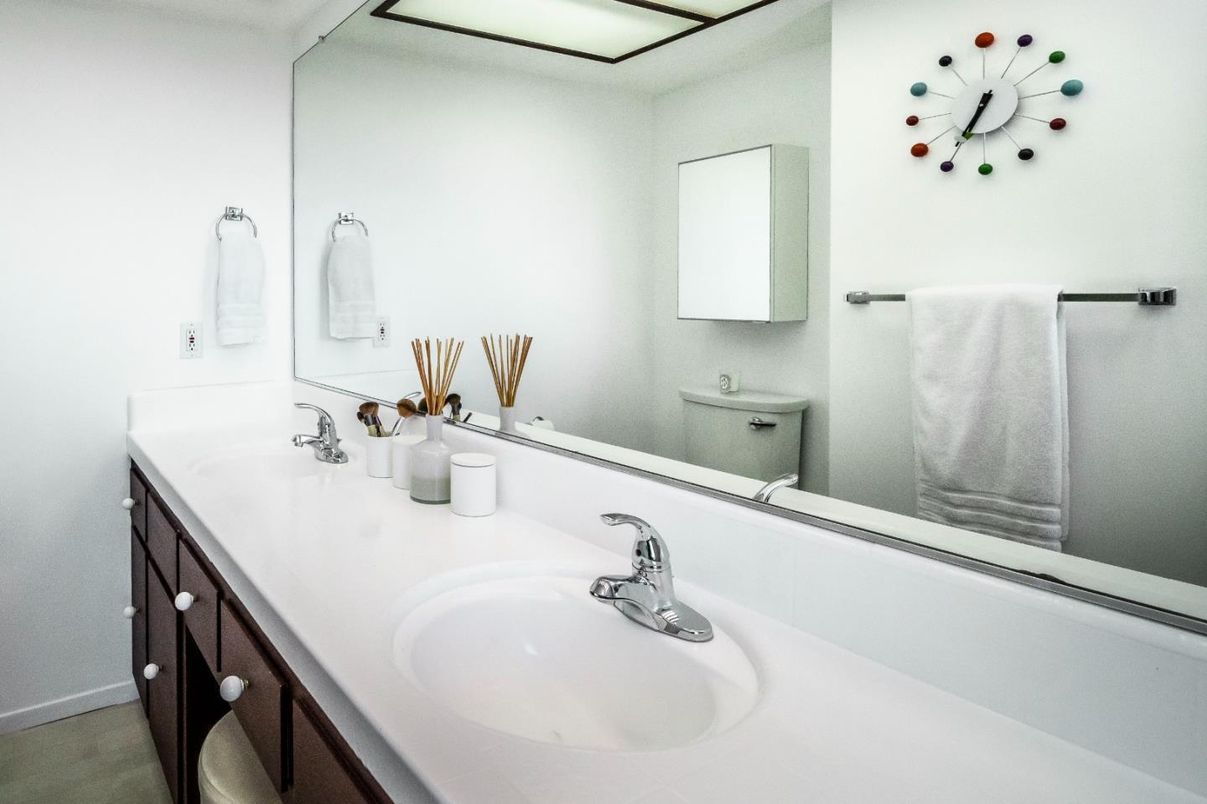 Bathroom, Dual Sink Vanities, Interior