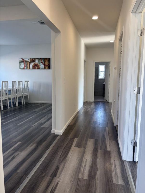 Interior, Recessed Lighting, Wood Texture Flooring