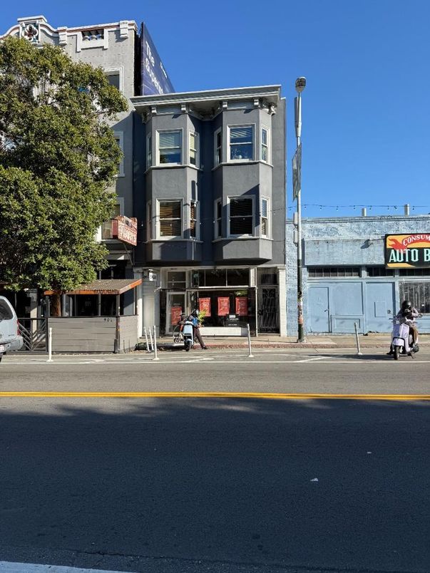 Exterior, Facade, Queen Anne Victorian