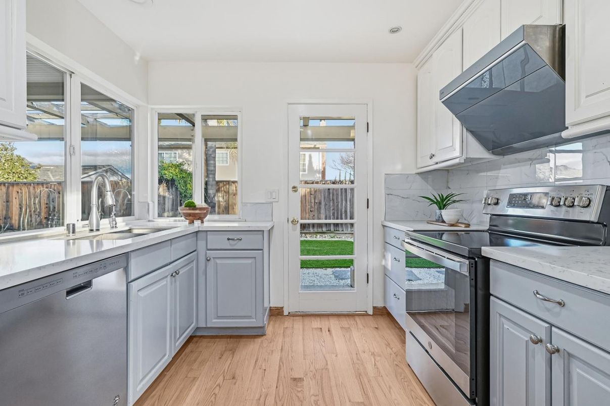 Interior, Kitchen, Stainless Steel Appliances, Wood Texture Flooring