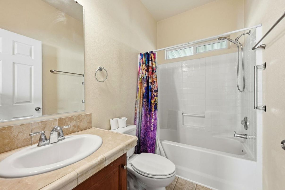 Bathroom, Interior, Tile Countertops