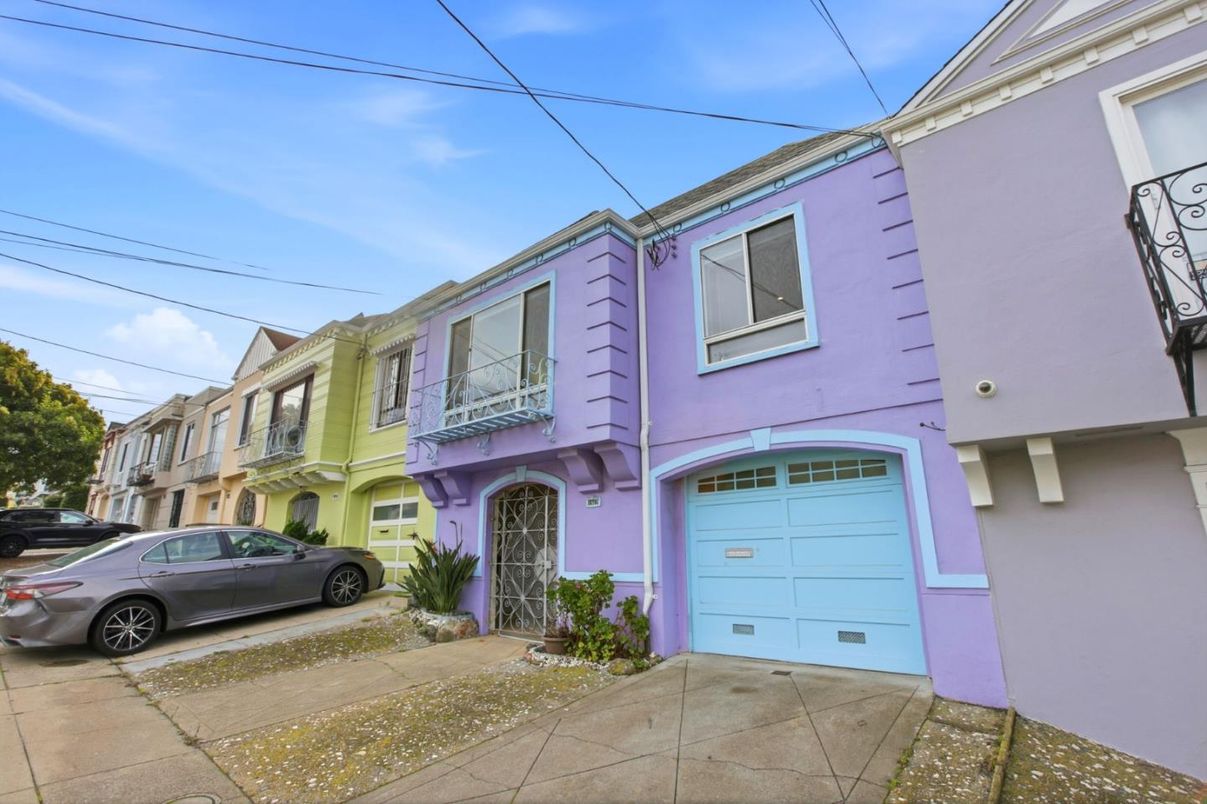 Attached, Exterior, Facade, Rowhouse