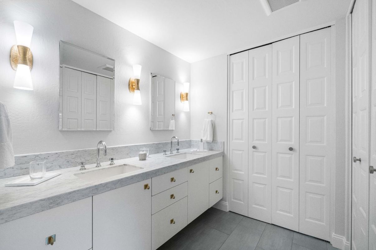 Bathroom, Dual Sink Vanities, Interior
