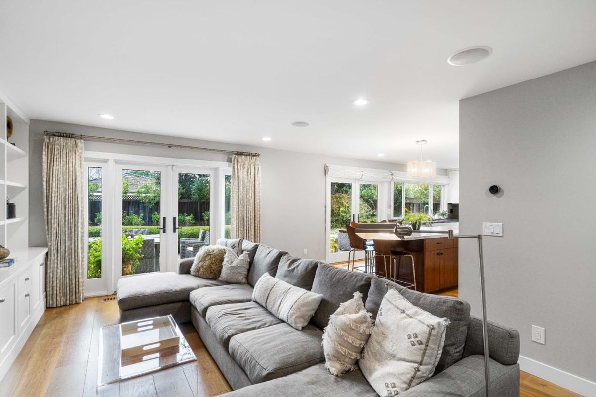Dining room, Interior, Living room, Recessed Lighting, Wood Texture Flooring