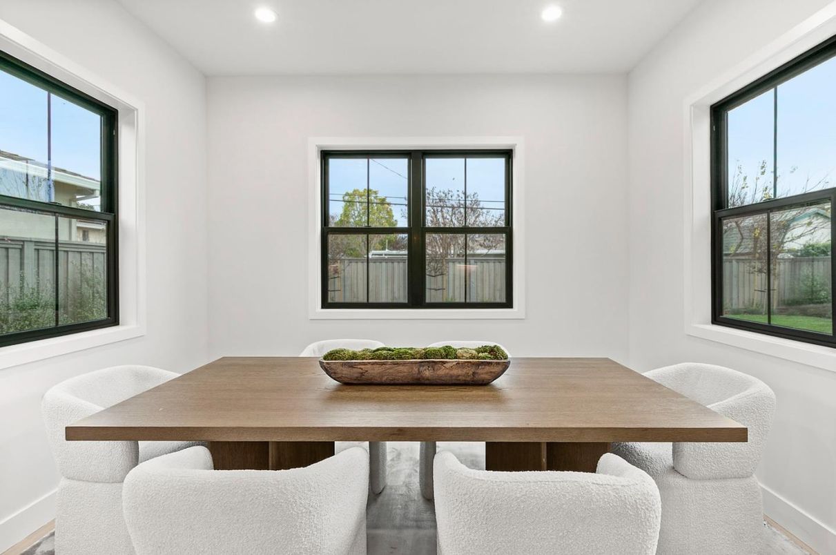 Dining room, Interior, Recessed Lighting